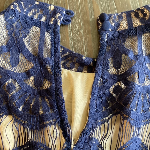 Love Fire ladies Lace blouse with nude lining. Size medium - Picture 7 of 10